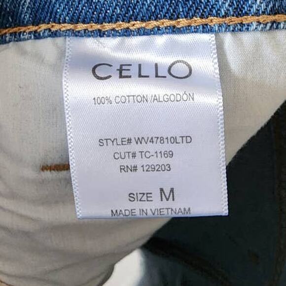 Cello Rip Tide Light Wash High Rise Frayed Hem Denim Shortie Shorts NEW - Picture 11 of 13